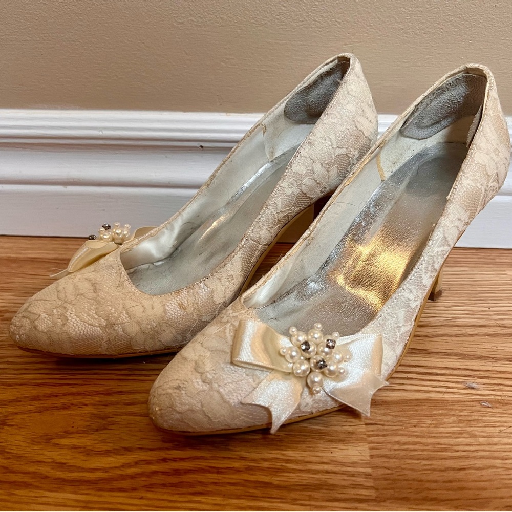 Elegant Ivory Lace Women's Heels